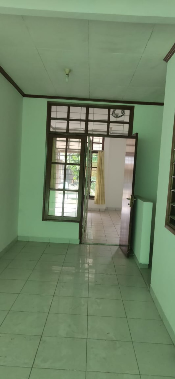 Rumah Disewakan di Taman Beverly Lippo Cikarang